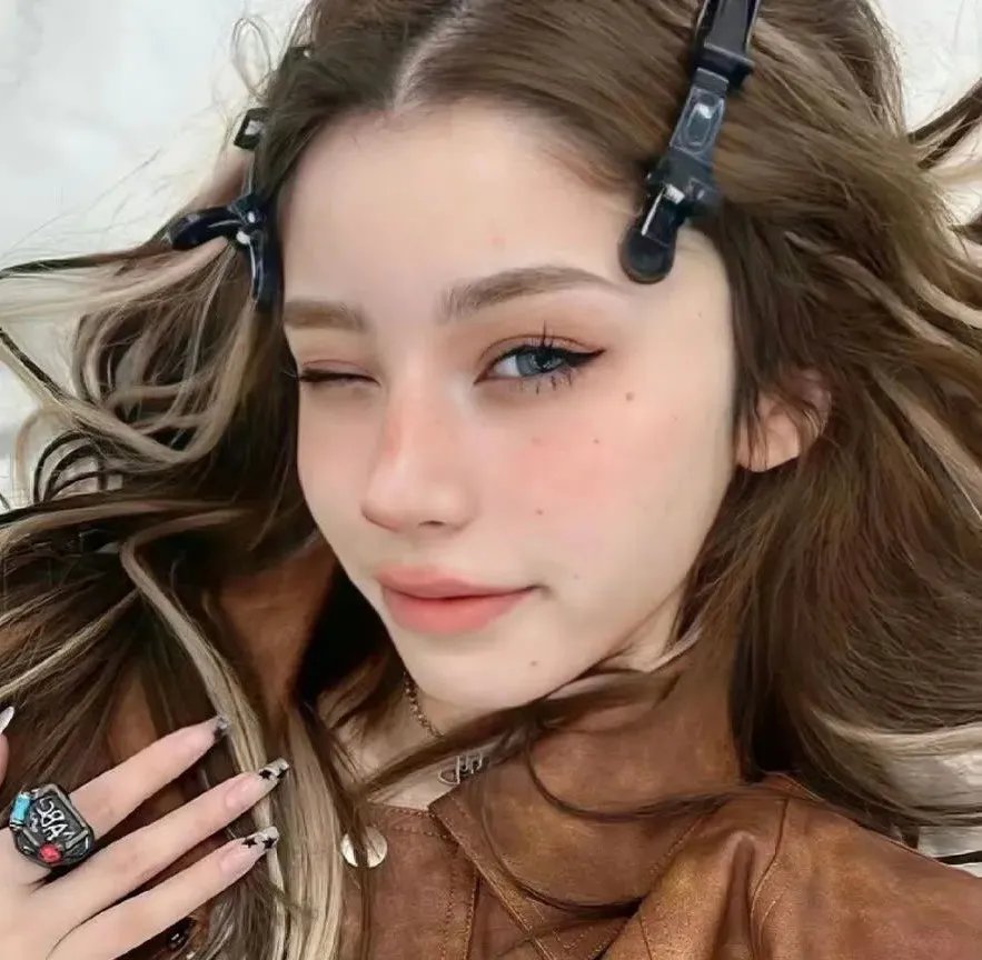 何百芮的地狱毒白